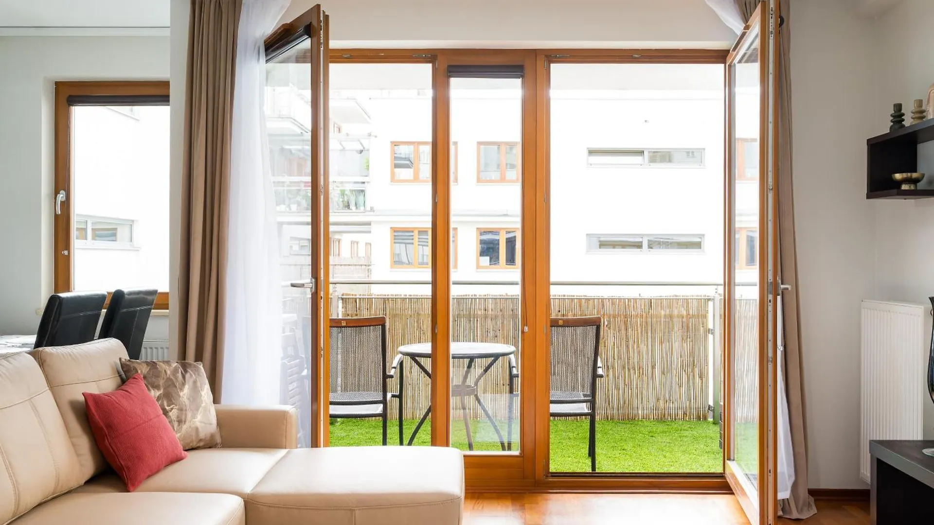 Metro Wilanowska Cosy Apartment Warsaw
