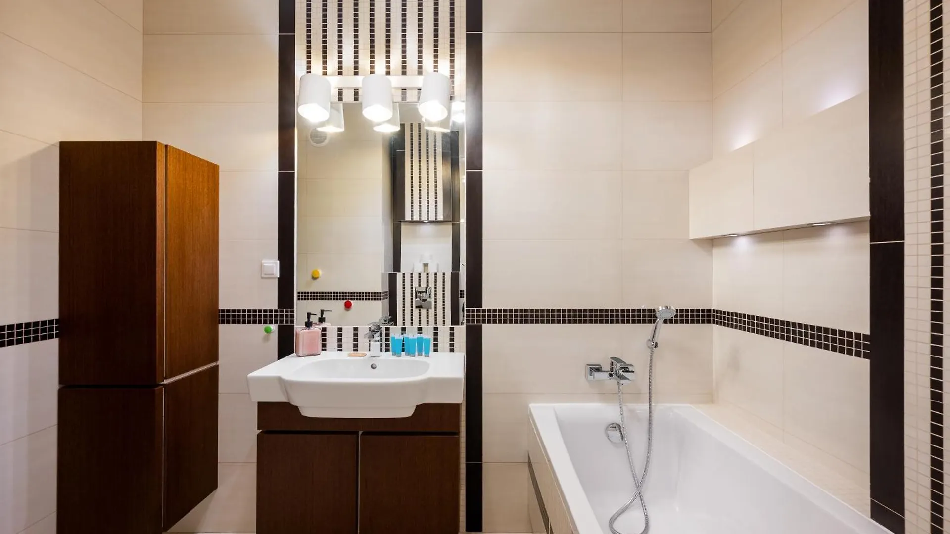 Metro Wilanowska Cosy Apartment Warsaw 0*,
