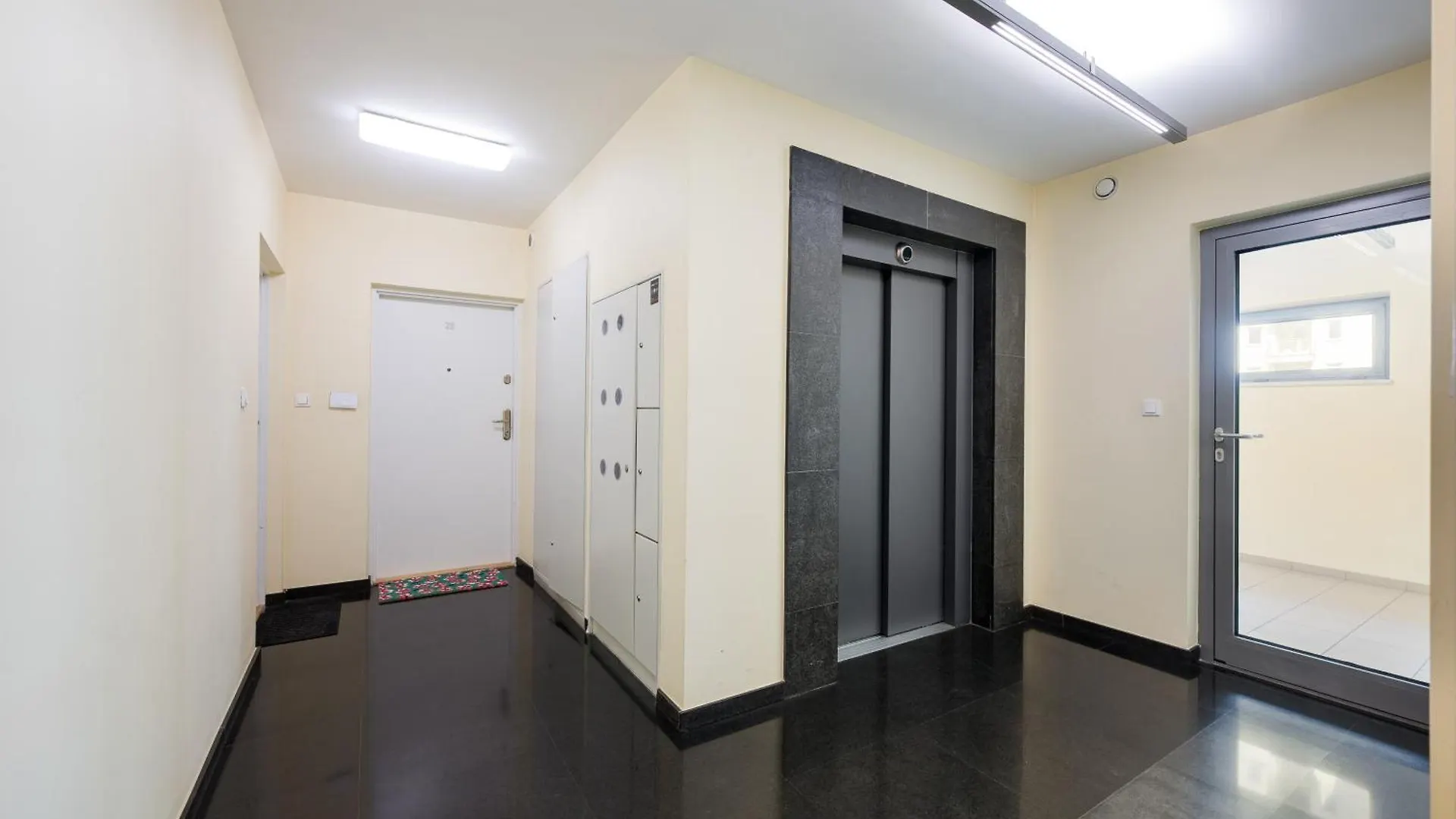 Metro Wilanowska Cosy Apartment Warsaw